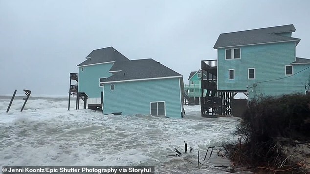 Atlantic Ocean swallows four more vacant vacation homes as North Carolina’s Outer Banks face worsening coastal collapse near Buxton