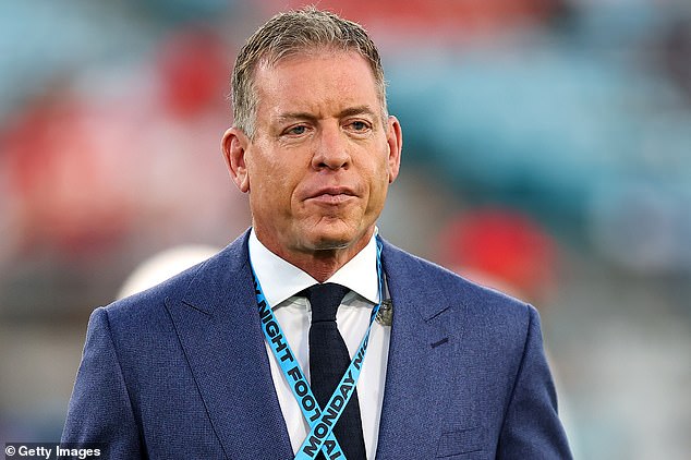 Caleb Williams clashes with Troy Aikman in Chicago after failed meeting fuels criticism over Bears Monday Night Football performance