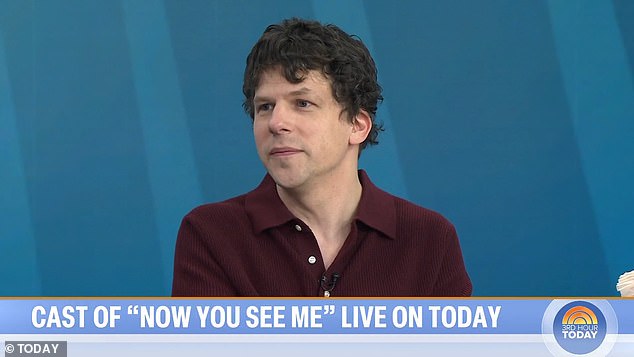 Jesse Eisenberg announces he will donate a kidney to a stranger in the United States to help a patient in urgent need