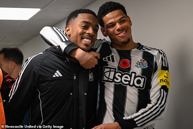 Newcastle United warn fans to stop crowding training ground entrance after player nearly hits young supporter in Benton incident