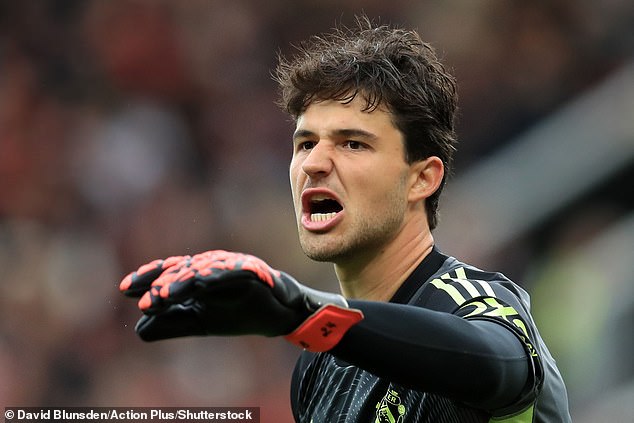 Senne Lammens wins Manchester United fans’ hearts at Old Trafford as the young Belgian goalkeeper delivers a calm and commanding debut
