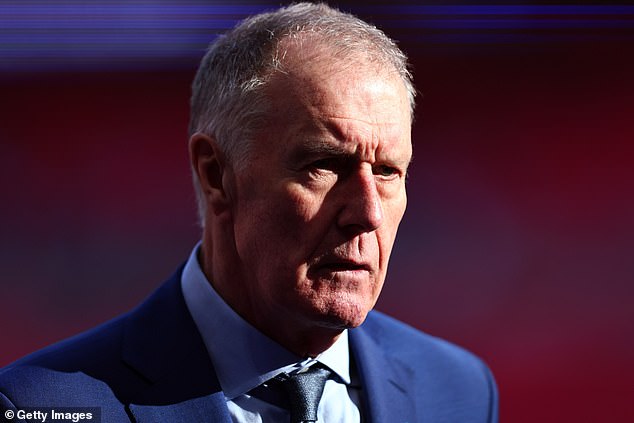England legend Sir Geoff Hurst criticises Mark Bellingham for confronting Borussia Dortmund officials in Germany after son Jobe’s early substitution