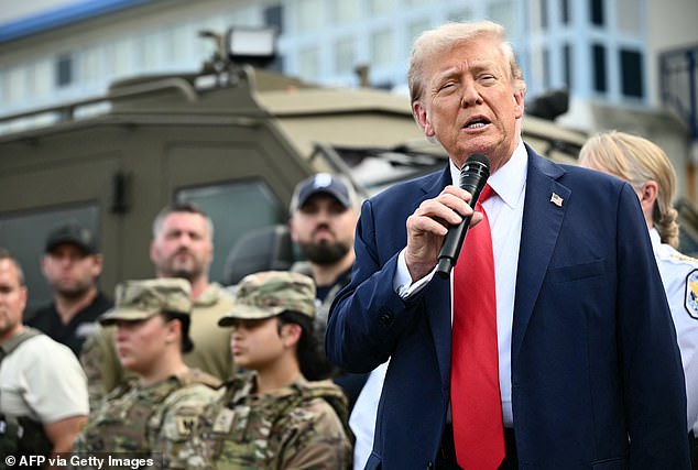 Trump Warns Hamas That Failure to Disarm Will Trigger U.S. Intervention While Overseeing Gaza Peace Deal in Washington