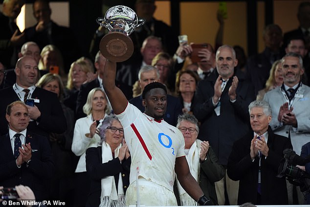Henry Pollock Electrifies England’s Rugby Team to Secure Autumn Series Win Against Australia at Twickenham With Impact Off the Bench
