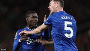 Idrissa Gueye and Michael Keane