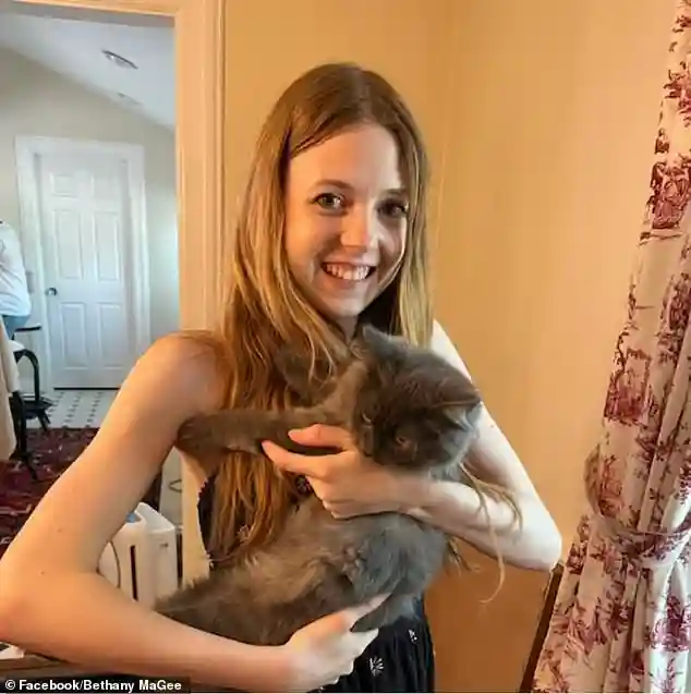 Lawrence Reed allegedly sets woman on fire on Chicago train weeks after being released by Cook County judge despite 72 prior arrests