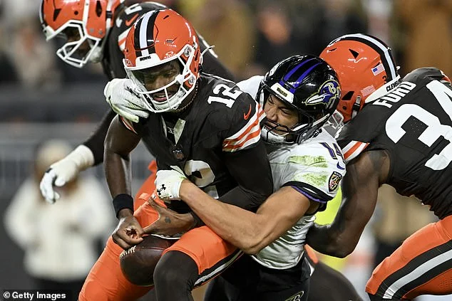 Shedeur Sanders makes his NFL debut and struggles under pressure as Cleveland Browns face Baltimore Ravens in a Sunday night showdown